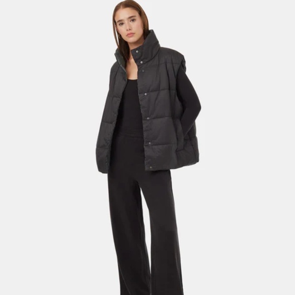 Tentree reversible vest size small - Picture 7 of 11